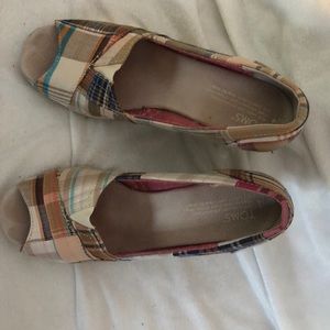 Plaid Toms Wedges!